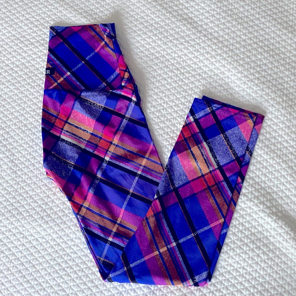 K-DEER cropped leggings in pink multi-plaid, XS.